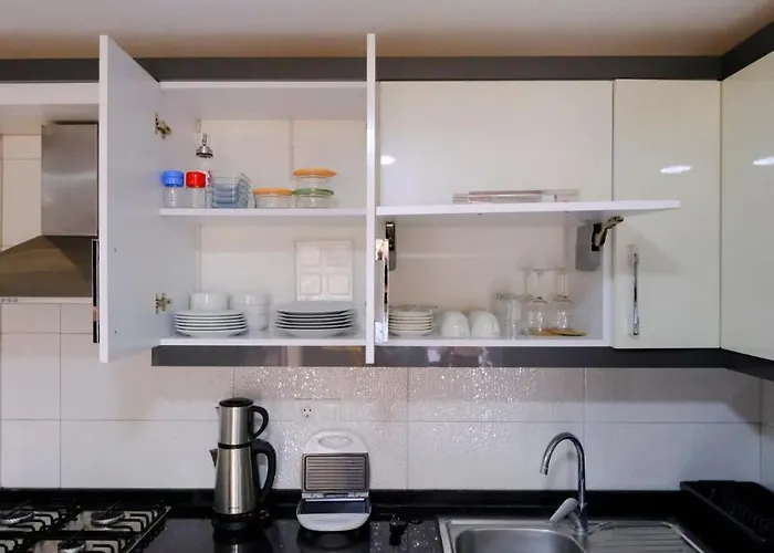 Modern Amber Apartment & Prime Old Town Location Daire *