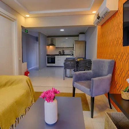 아파트 Hadrian Modern Amber In Prime Old Town Location *