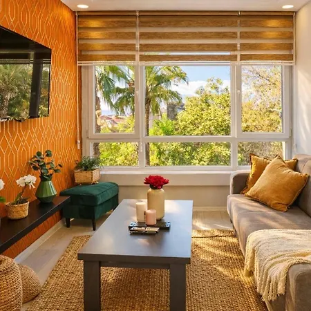 Διαμέρισμα Maxihomes Hadrian Amber *