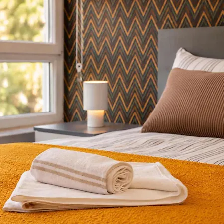 Апартаменты Hadrian Modern Amber In Prime Old Town Location *