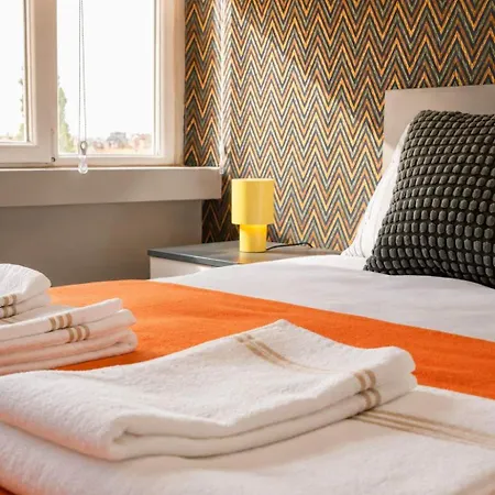 Hadrian Modern Amber In Prime Old Town Location Апартаменты