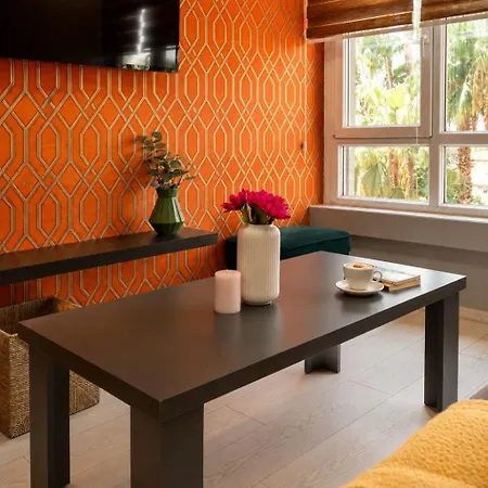 Hadrian Modern Amber In Prime Old Town Location Анталья