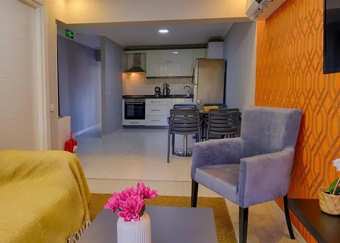 Апартаменты Modern Amber Apartment & Prime Old Town Location *