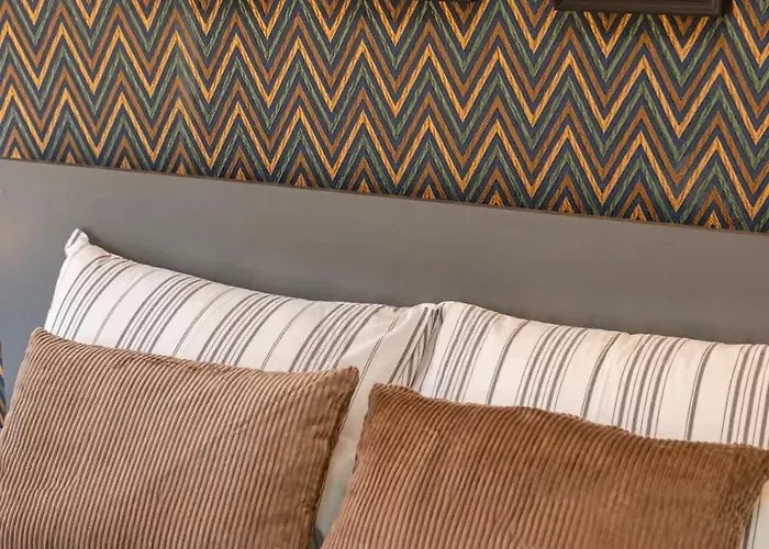 Maxihomes Hadrian Amber Central Old Town Free Wifi *