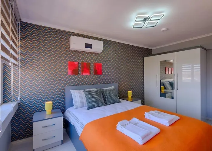 Maxihomes Hadrian Amber Central Old Town Free Wifi Apartment *